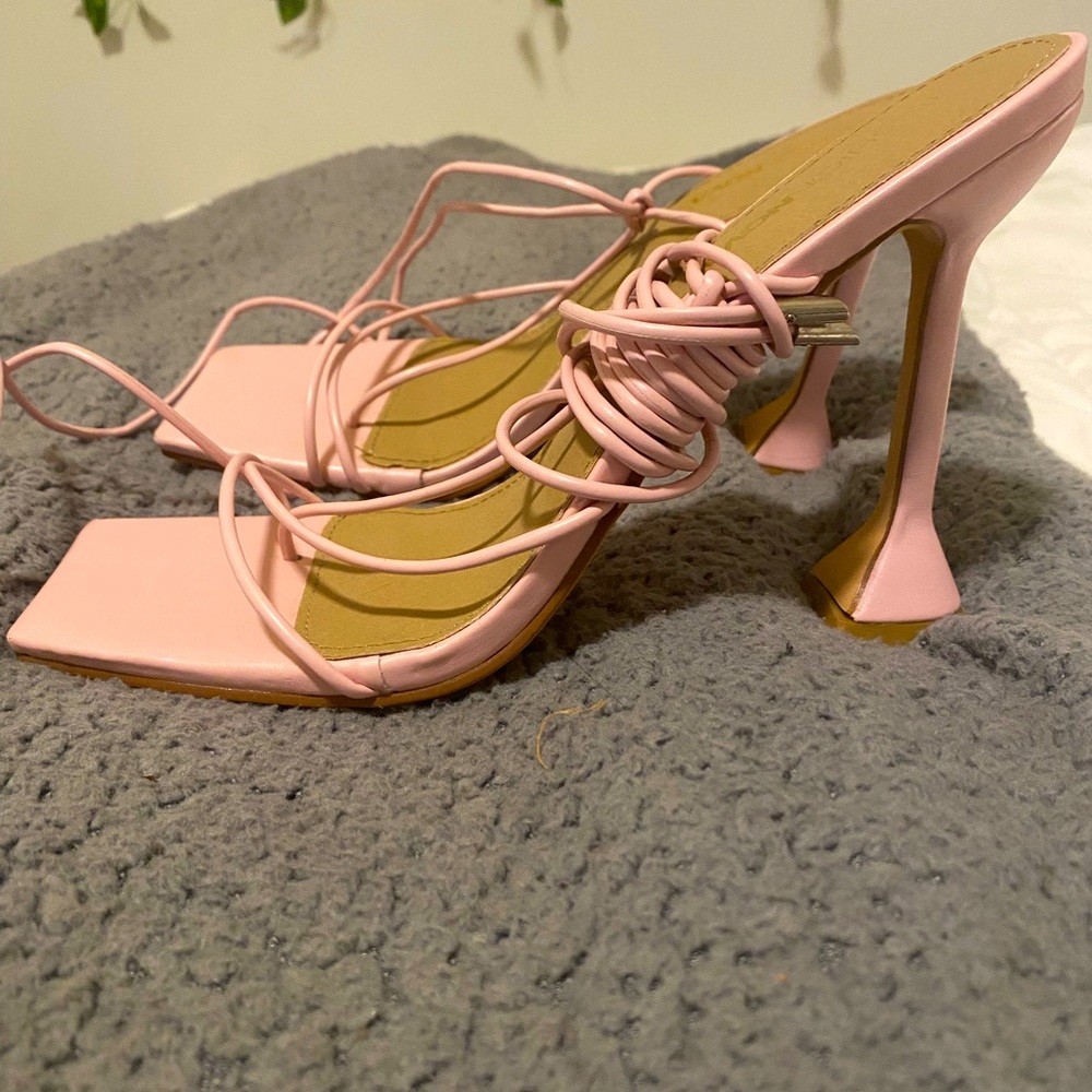 FASHION NOVA pink heels